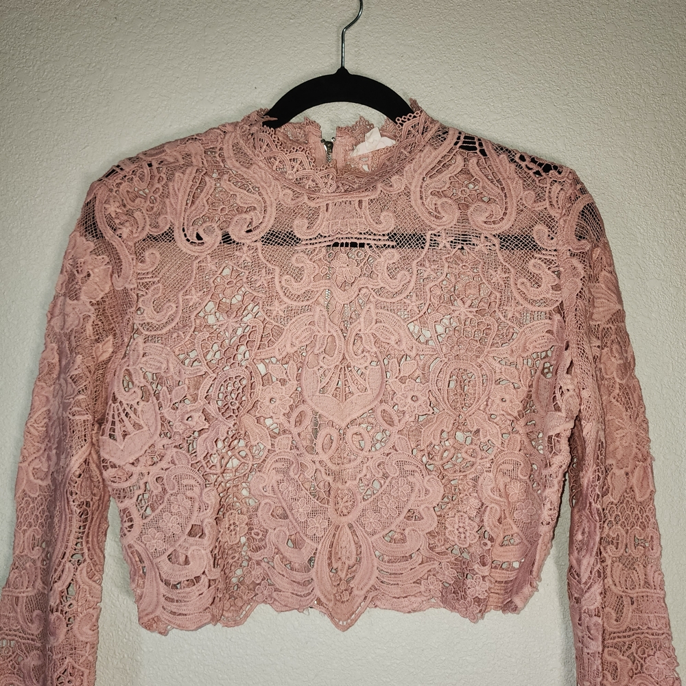 a'gaci Delicate Pink Lace Crop Top - Picture 2 of 9